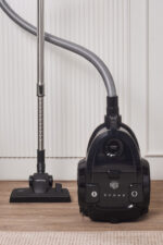 Karaca Vantuz Action Force X10 2 Lt Toz Torbasız Hazneli Elektrikli Süpürge Black 899 W